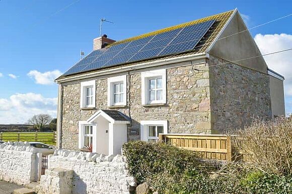 Bryntowy at Tanylan Farm Cottages