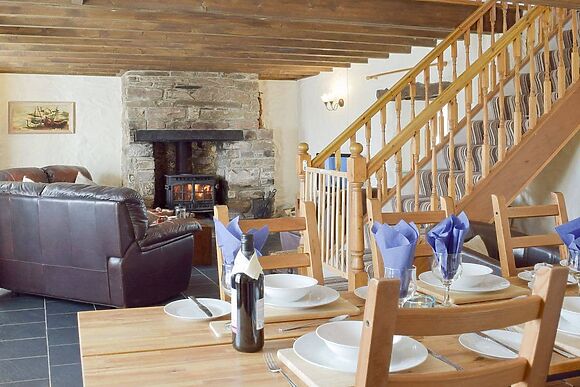 Bryntowy at Tanylan Farm Cottages