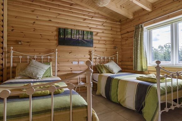 Quail Lodge in Brayton