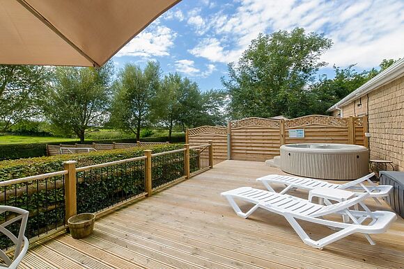 Luckington Stables 1 in Newbury