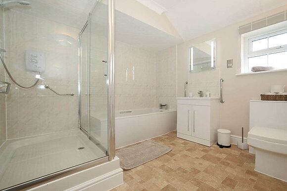 Luckington Stables 1 in Newbury