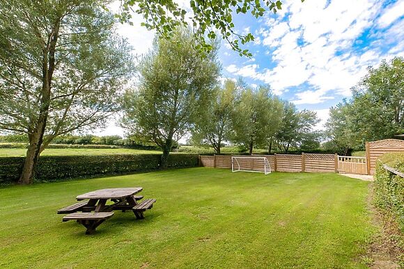 Luckington Stables 1 in Newbury