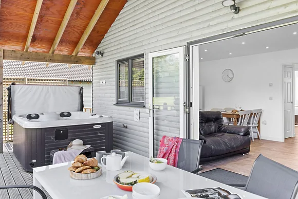 Woodpecker Lodge at Redlake Farm