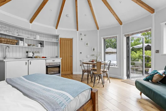 Fern Leaf Roundhouse at East Thorne