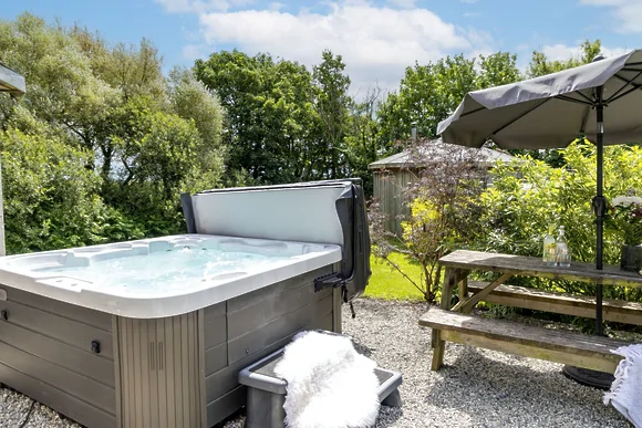 Fern Leaf Roundhouse at East Thorne