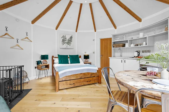 Fern Leaf Roundhouse at East Thorne