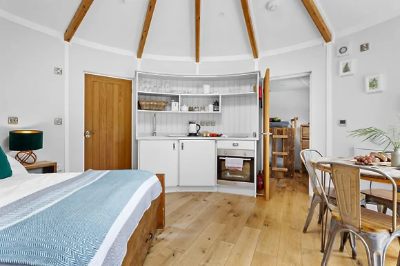 Fern Leaf Roundhouse at East Thorne