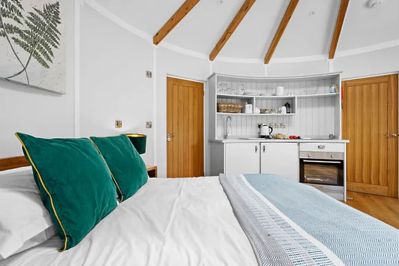 Fern Leaf Roundhouse at East Thorne