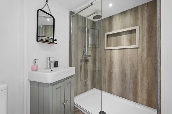 Fern Leaf Roundhouse at East Thorne