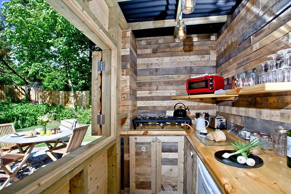 The Secret Roundhouse at East Thorne