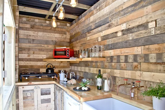 The Secret Roundhouse at East Thorne