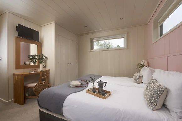 Cedar Lodge at Strawberryfield Park