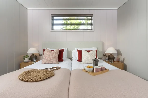 Blackbird Lodge at Strawberryfield Park