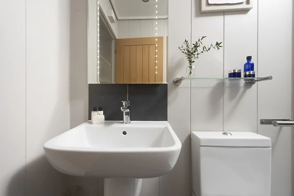 Blackbird Lodge at Strawberryfield Park