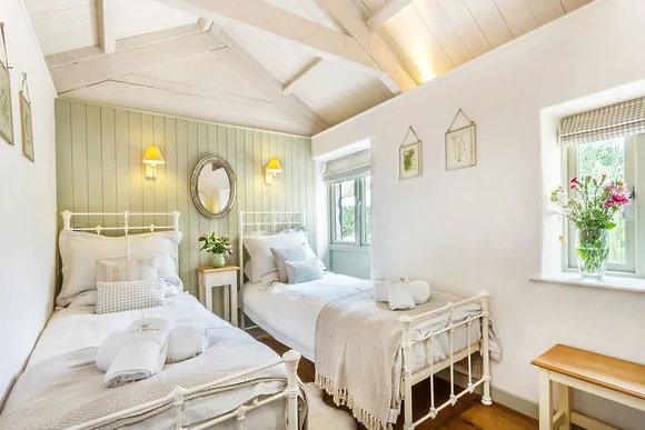 Old Pear Tree Barn