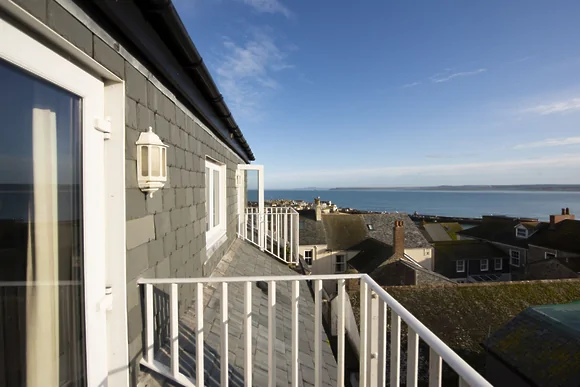 Waves Apartment