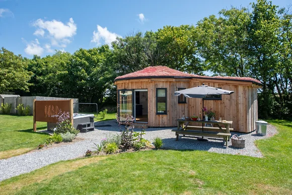 Neap Roundhouse at East Thorne