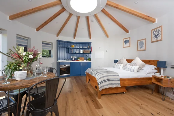 Neap Roundhouse at East Thorne