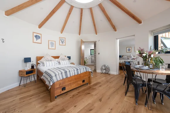 Neap Roundhouse at East Thorne