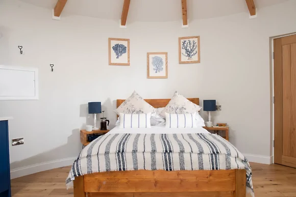 Neap Roundhouse at East Thorne