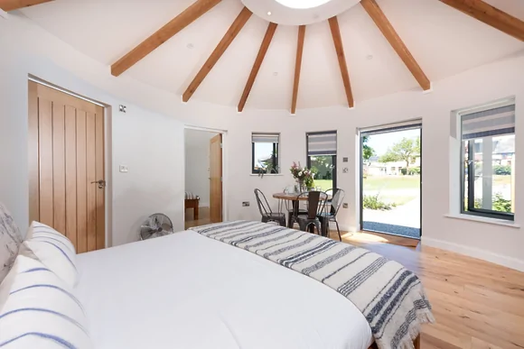 Neap Roundhouse at East Thorne