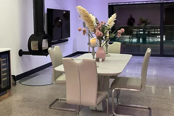 No.6 at South View Lodges