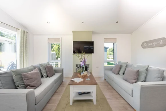 Periwinkle Lodge at 3 Roadford Lake Lodges