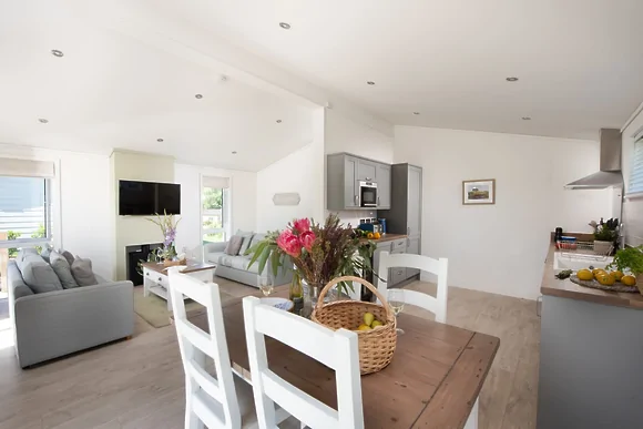 Periwinkle Lodge at 3 Roadford Lake Lodges