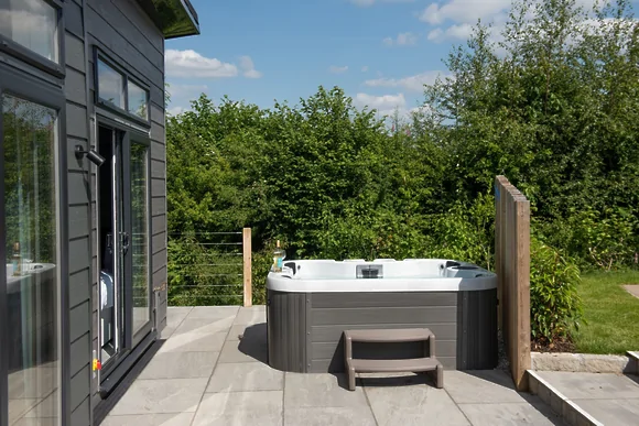 Primrose Lodge at 25 Roadford Lake Lodges