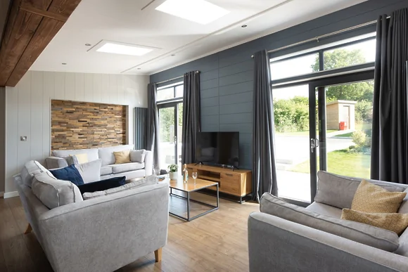 Primrose Lodge at 25 Roadford Lake Lodges