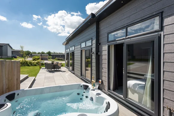 Primrose Lodge at 25 Roadford Lake Lodges