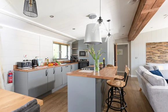 Primrose Lodge at 25 Roadford Lake Lodges