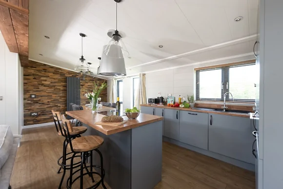 Primrose Lodge at 25 Roadford Lake Lodges