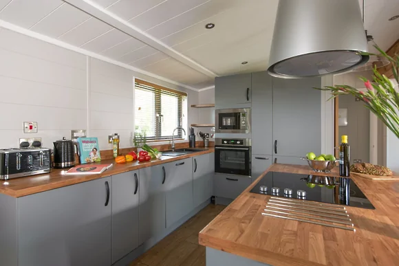 Primrose Lodge at 25 Roadford Lake Lodges