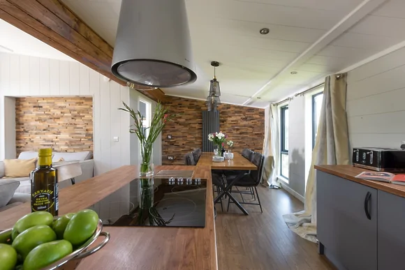 Primrose Lodge at 25 Roadford Lake Lodges