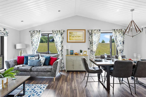 10 Roadford Lake Lodges