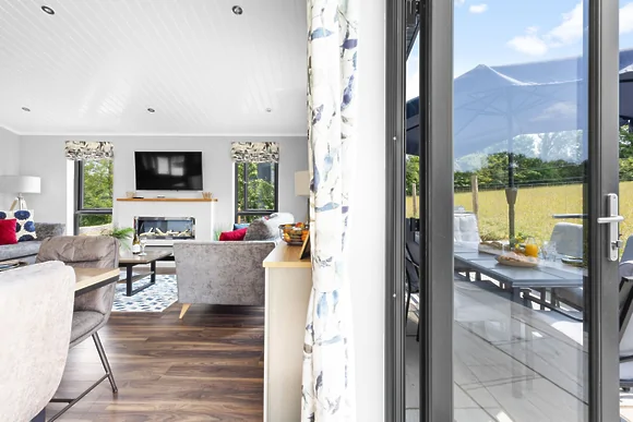 10 Roadford Lake Lodges