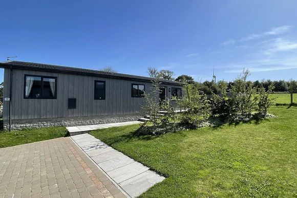 10 Roadford Lake Lodges