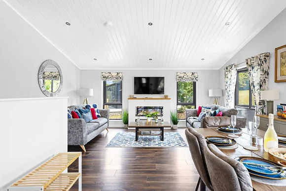 10 Roadford Lake Lodges