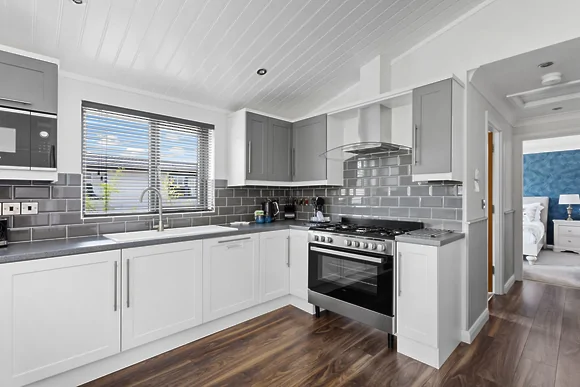 10 Roadford Lake Lodges