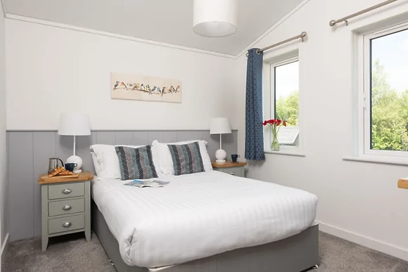 Buttercup Lodge at 33 Roadford Lake Lodges