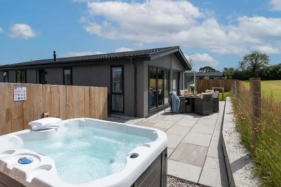 Lavender Lodge at 8 Roadford Lake Lodges