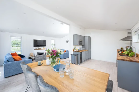 Lavender Lodge at 8 Roadford Lake Lodges