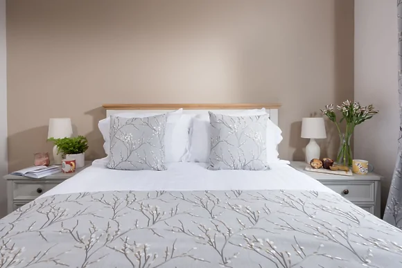 Iris Lodge at 18 Roadford Lake Lodges