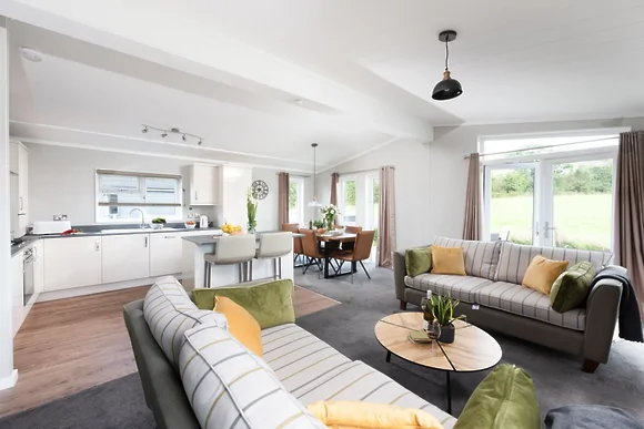 Daisy Lodge at 6 Roadford Lake Lodges