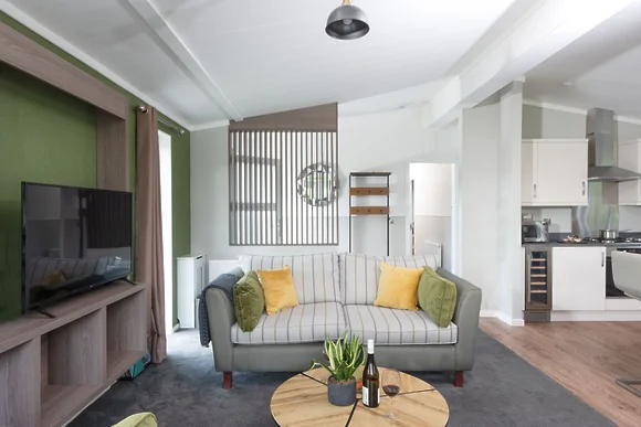 Daisy Lodge at 6 Roadford Lake Lodges