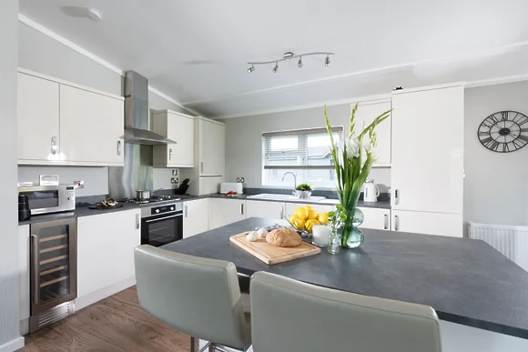 Daisy Lodge at 6 Roadford Lake Lodges