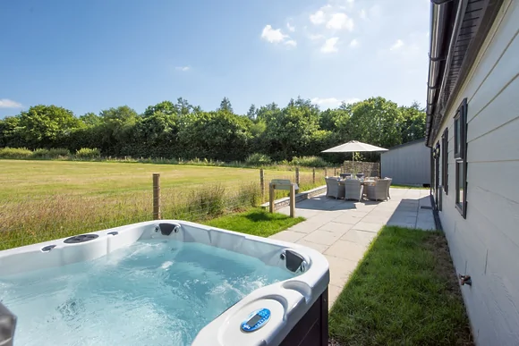 Honeysuckle Lodge at 2 Roadford Lake Lodges