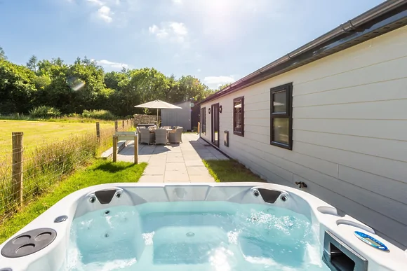 Honeysuckle Lodge at 2 Roadford Lake Lodges