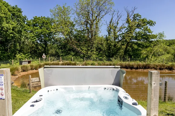 Saffron Lodge at 24 Roadford Lake Lodges